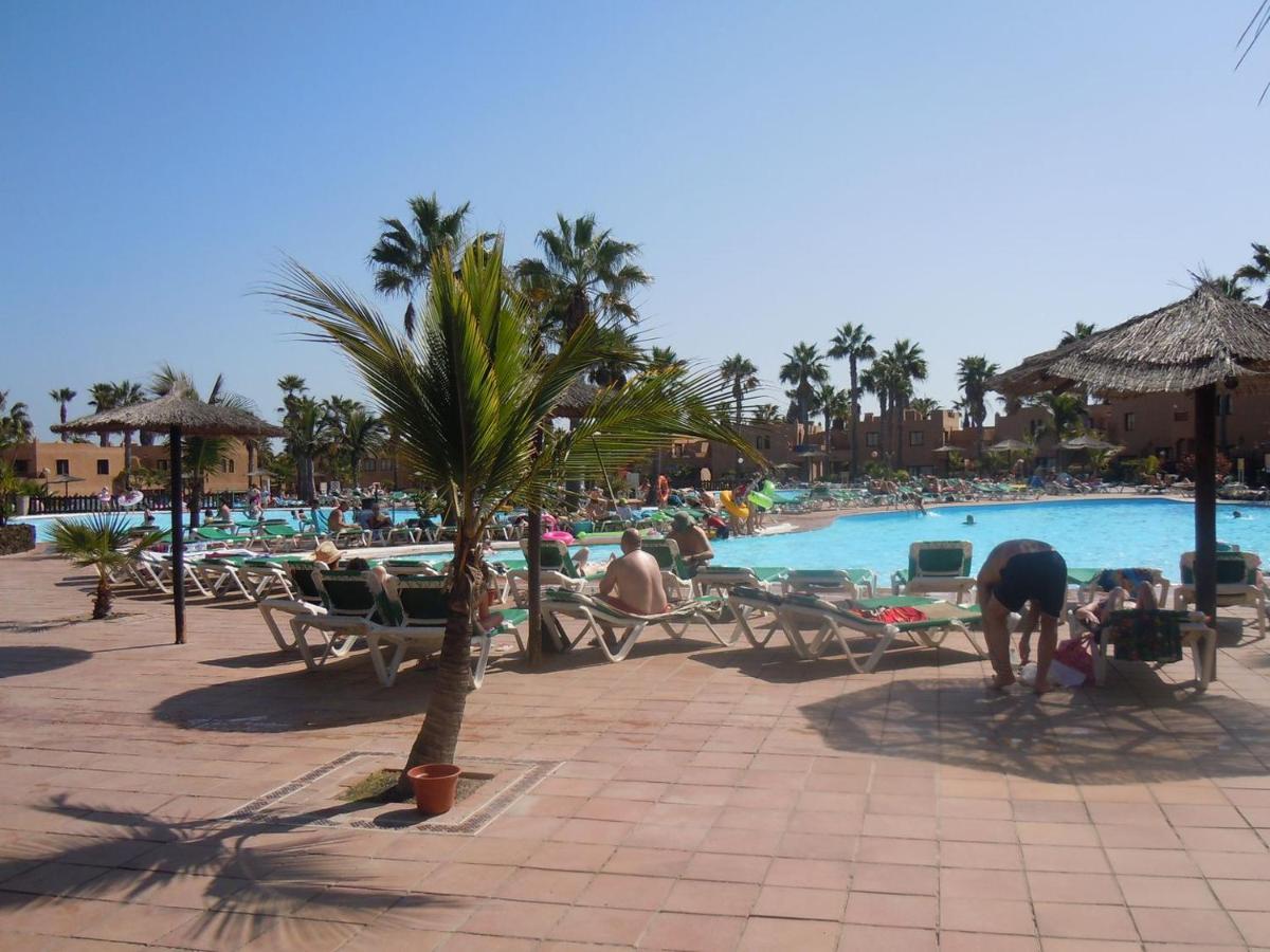 Family Apartment 1 Bedroom With Pool View - Oasis Duna Resort Corralejo Buitenkant foto